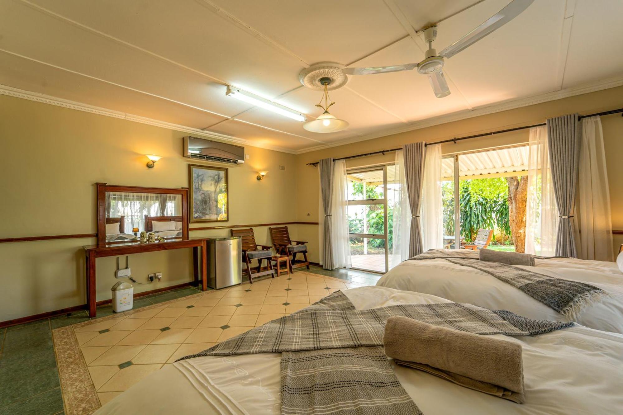 Room In Villa - Zambezi Family Lodge - Elephant Room Victoriawatervallen Buitenkant foto
